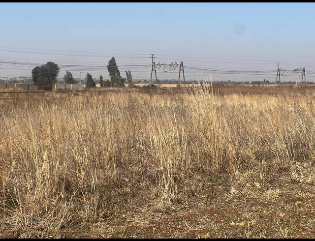 10,881M² VACANT LAND FOR SALE IN HIGHBURY